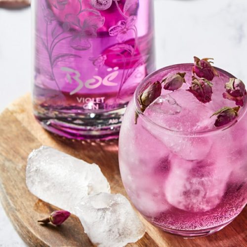 Boe violet gin served with Premium Ice to create a valentines cocktail.