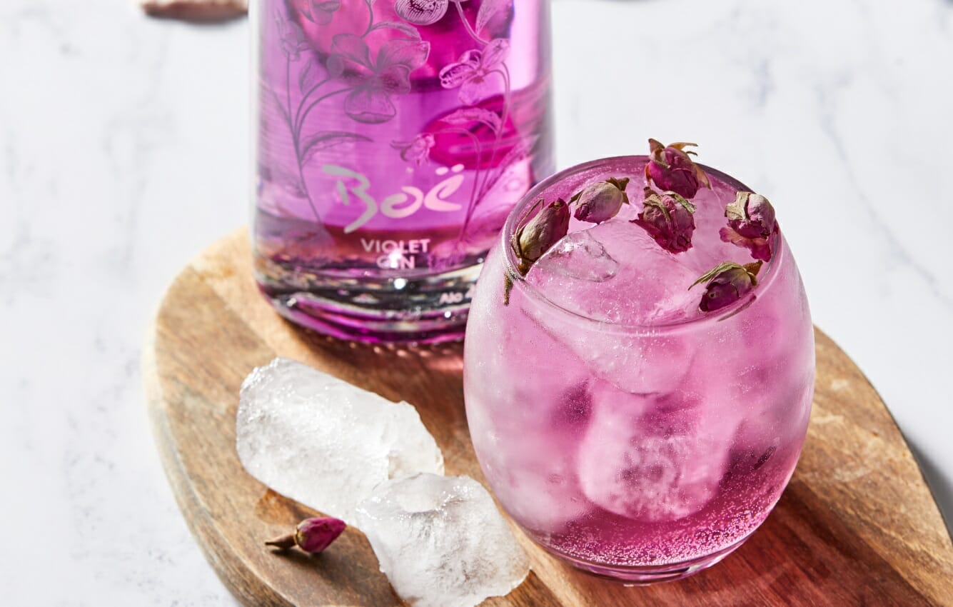 Boe violet gin served with Premium Ice to create a valentines cocktail.