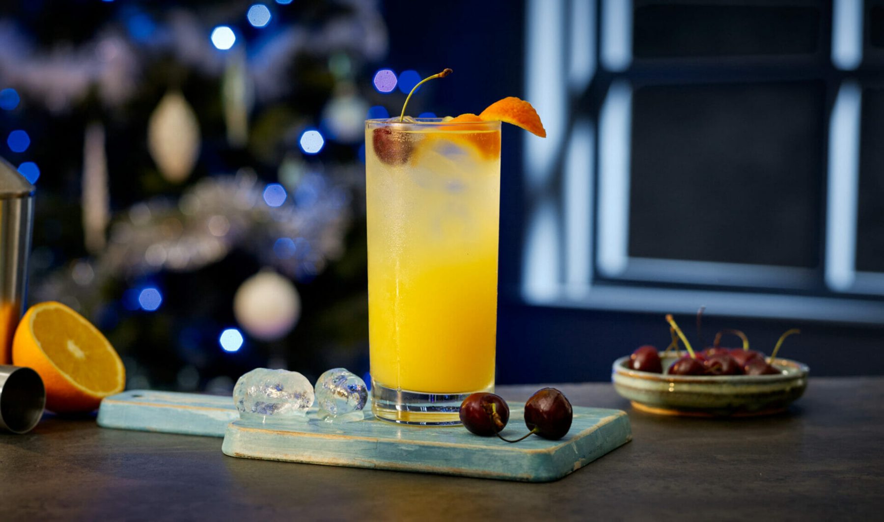 Christmas-Evening-Cocktails-