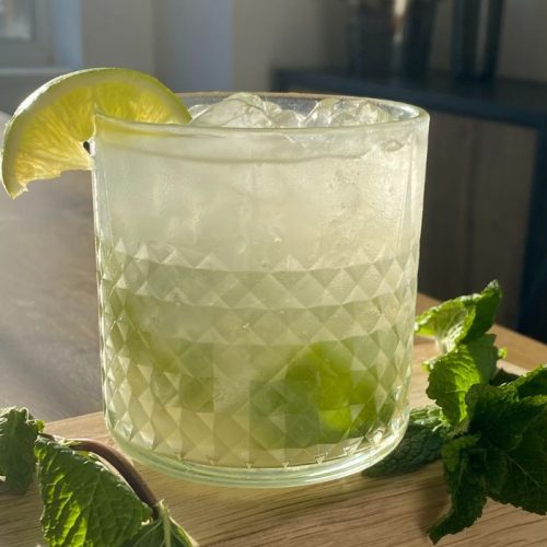 Caipirovska vodka lime cocktail recipe