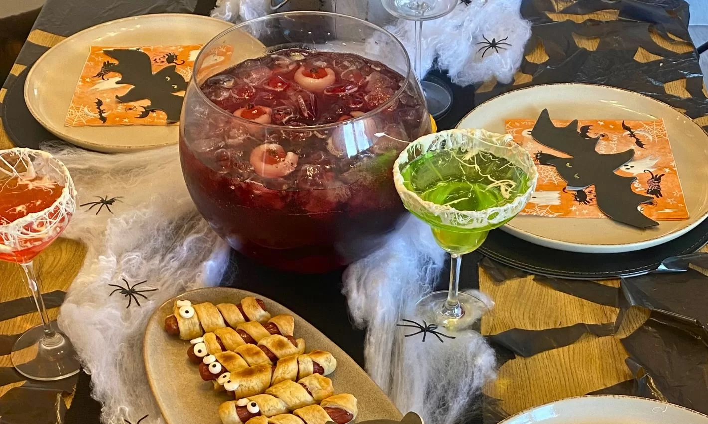 how to throw a halloween party on a budget