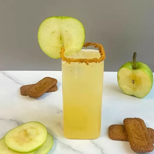 Apple crumble autumn cocktail