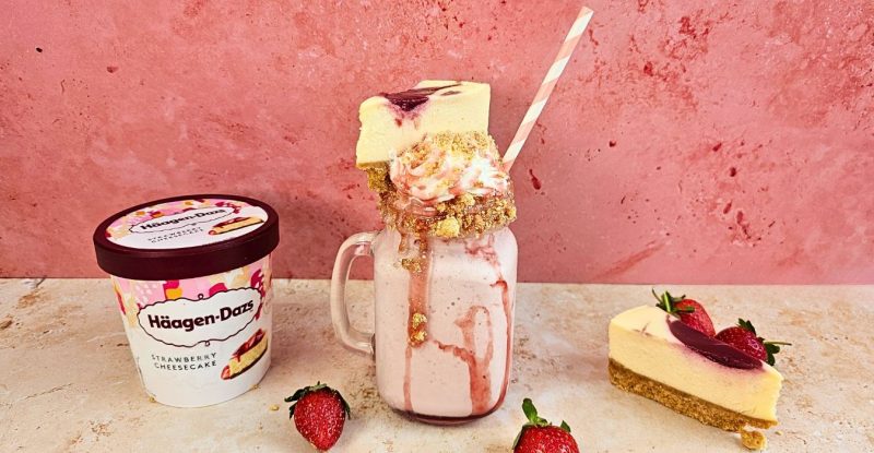 strawberry-cheesecake-milkshake-the-ice-co
