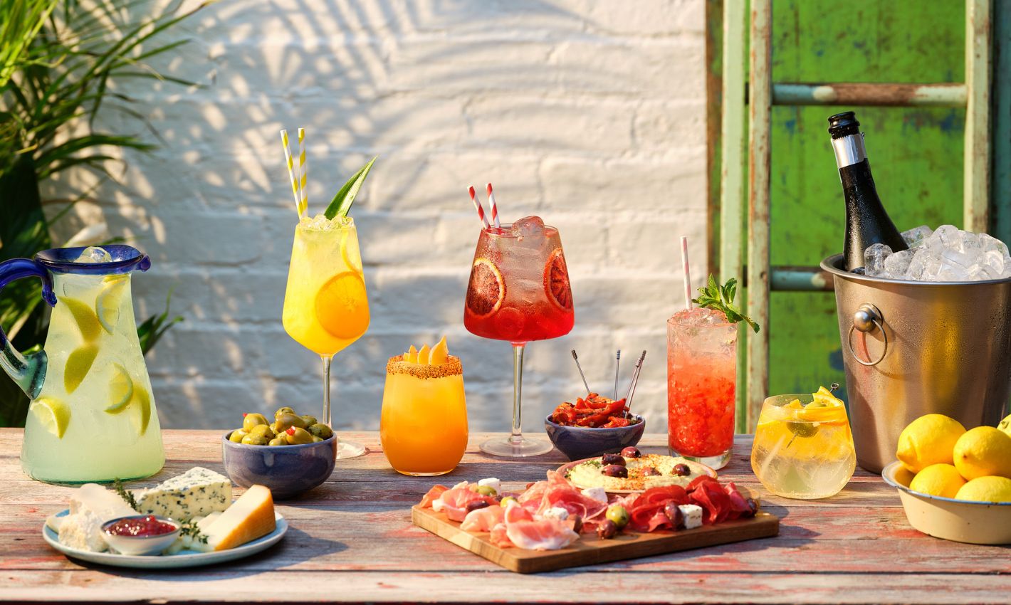 5 Simple Hosting Hacks to Keep it Simple this Summer